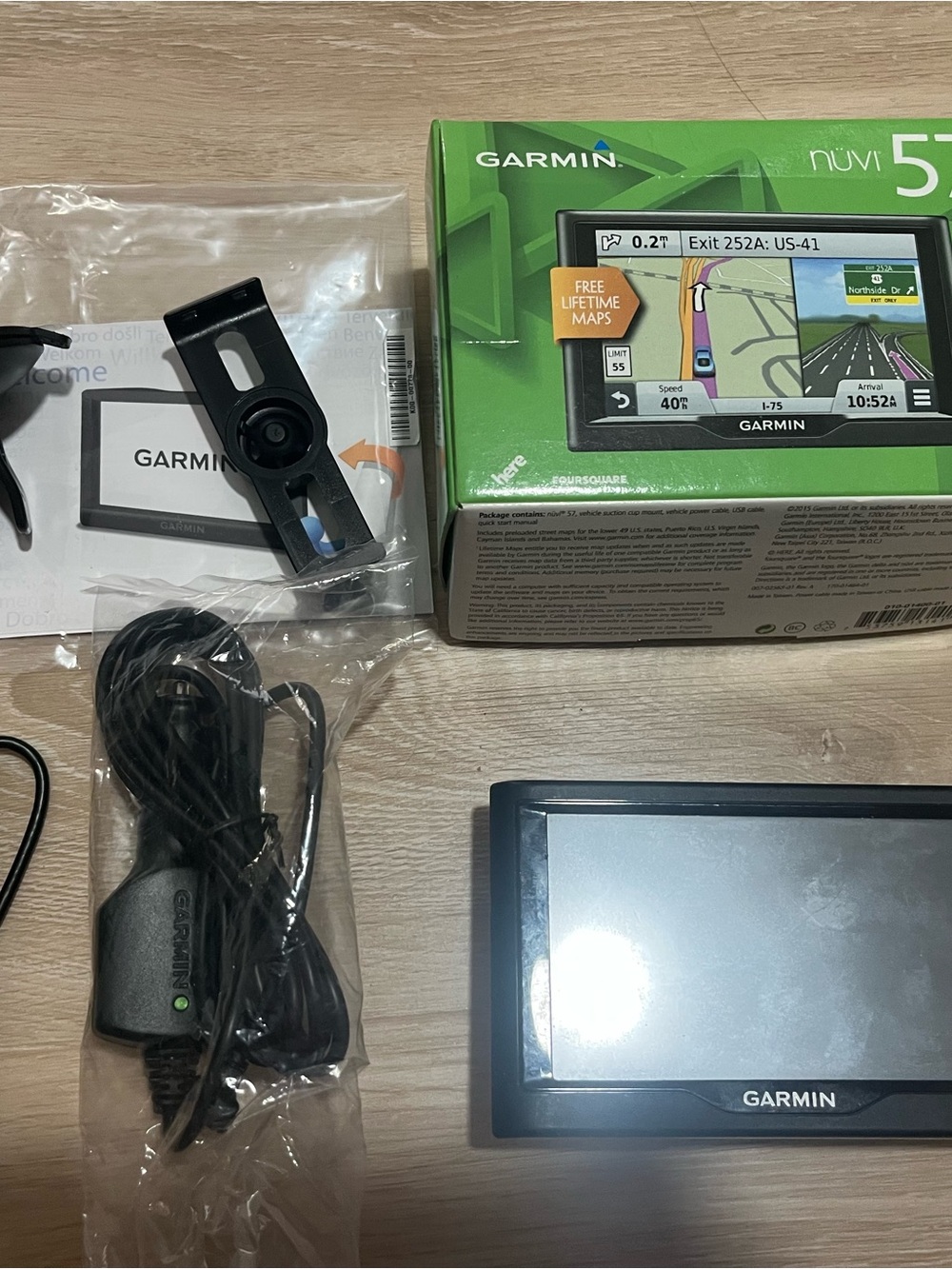 Garmin nuvi 57 LM GPS Navigator with accessories